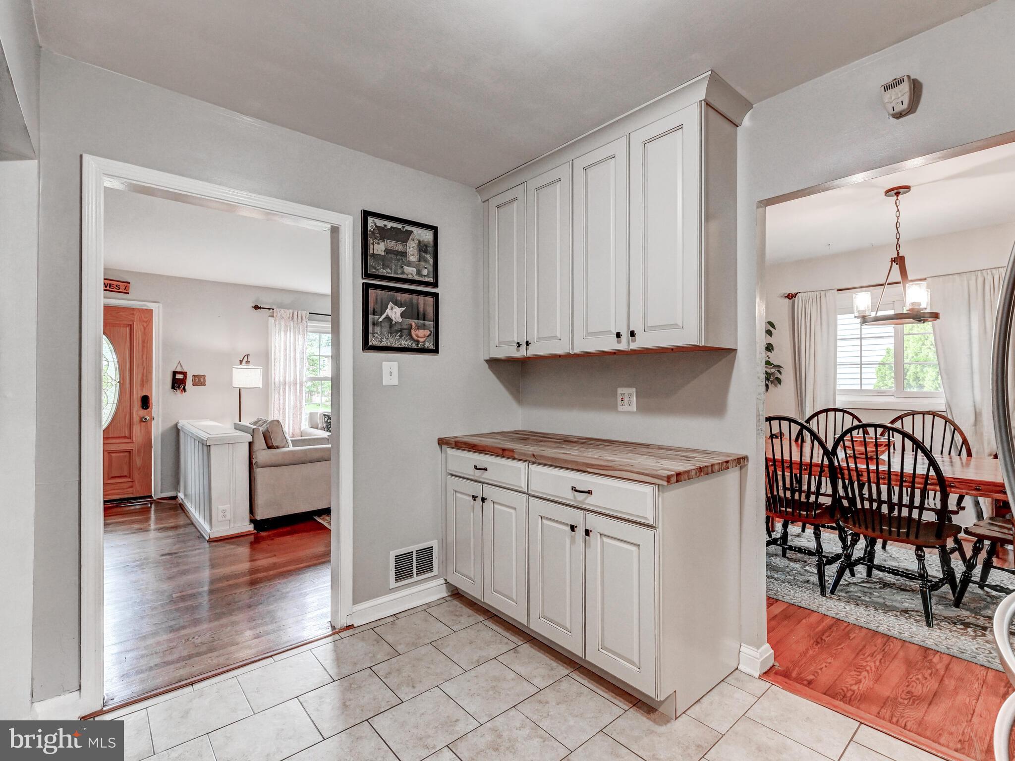 204 Burning Tree Road Lutherville-Timonium, MD 21093 - Photo 8 of 29 Gallery Image 8