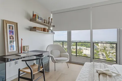 a view of entryway with livingroom