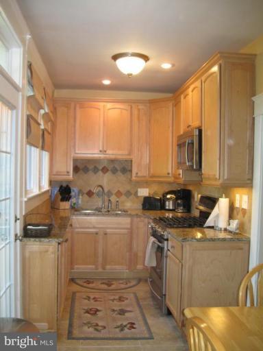 3312 Rueckert Avenue Baltimore, MD 21214 - Photo 9 of 18 Kitchen