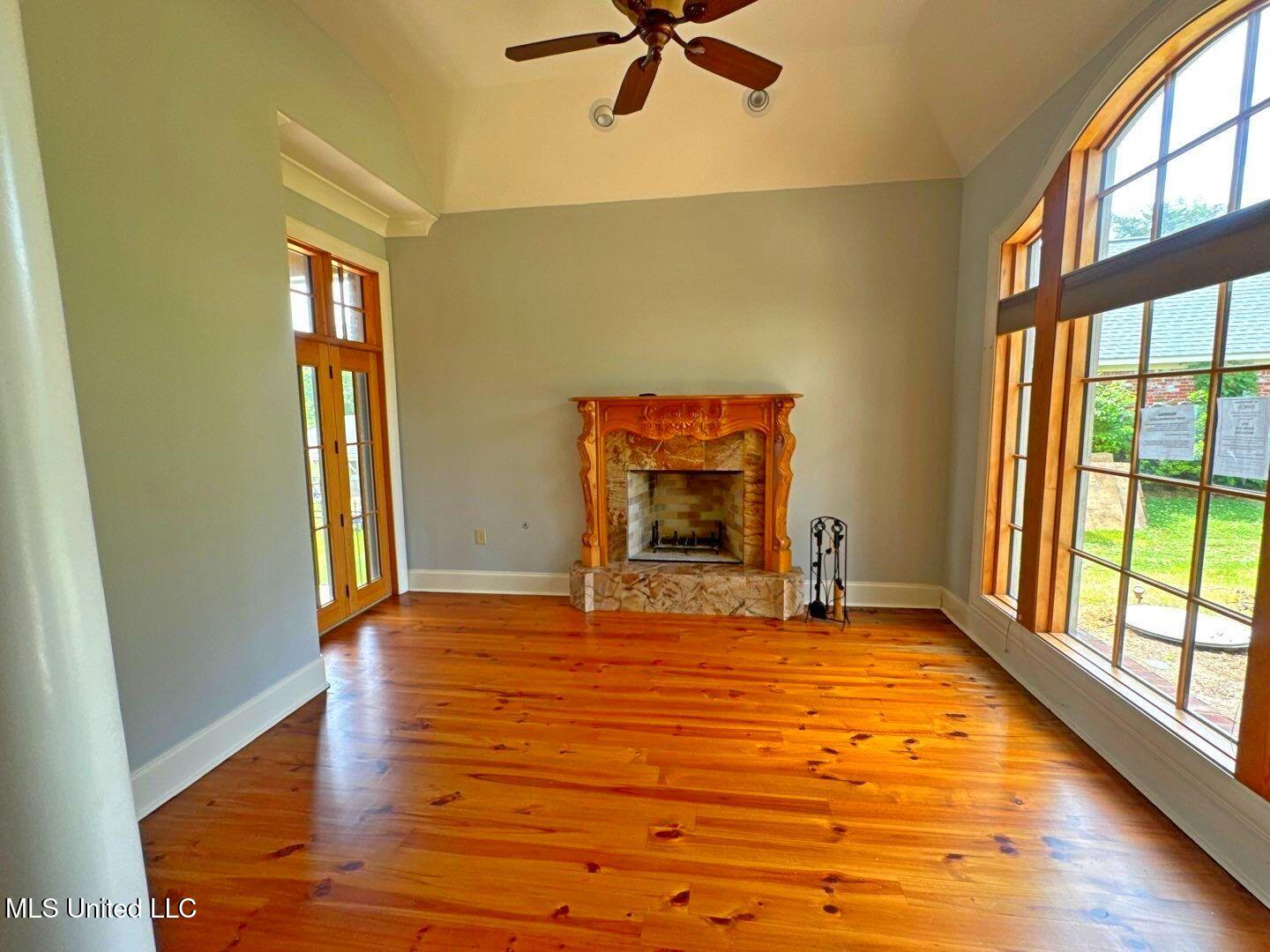 162 Lake Ridge Drive Madison, MS 39110 - Photo 8 of 46 20-Apr 23 2025 11_41am-GHh4