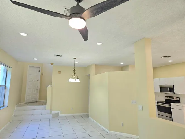 $3,900 | 160 Northwest 97th Terrace, Coral Springs, FL 33071