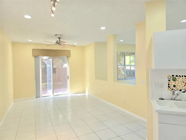 $3,900 | 160 Northwest 97th Terrace, Coral Springs, FL 33071