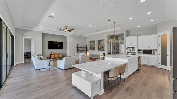 $649,000 | 13112 Wellspring Drive, Lithia, FL 33547