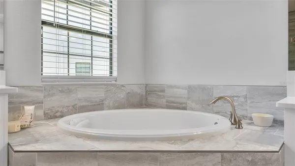 $649,000 | 13112 Wellspring Drive, Lithia, FL 33547