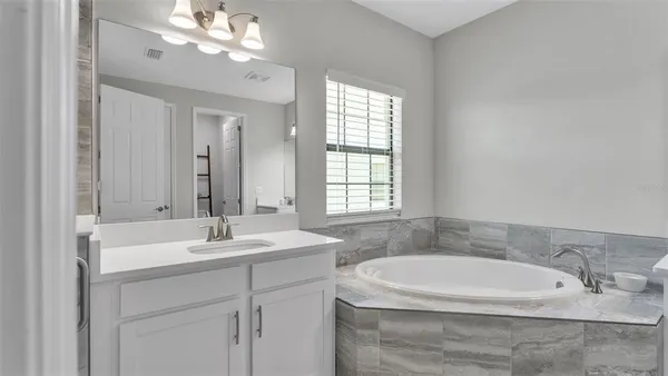 $649,000 | 13112 Wellspring Drive, Lithia, FL 33547