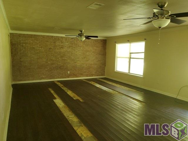 33297 Duff Road Walker, LA 70785 - Photo 9 of 12 LIVING ROOM