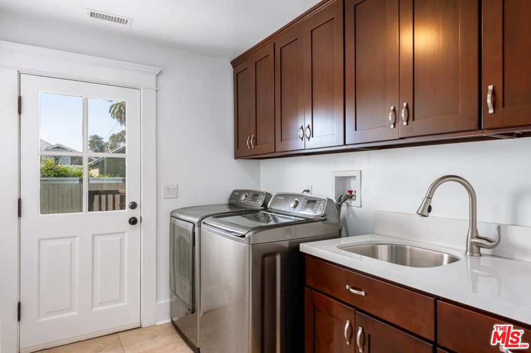 2371 West 30th Street Los Angeles, CA 90018 - Photo 17 of 26