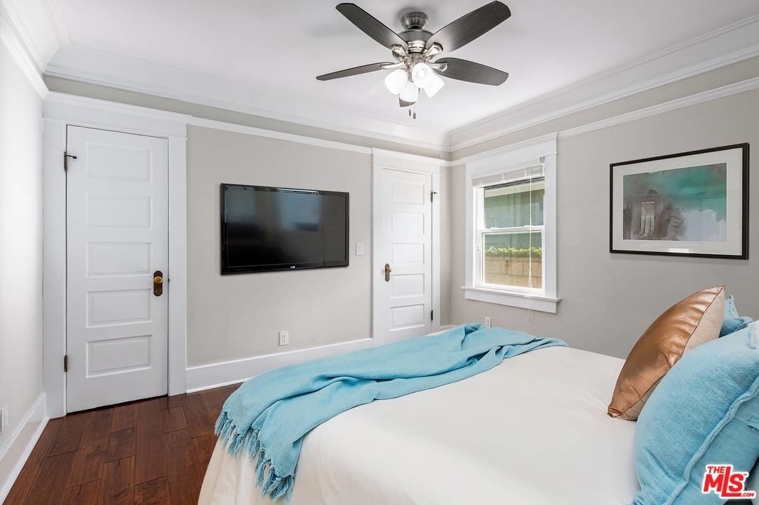 2371 West 30th Street Los Angeles, CA 90018 - Photo 19 of 26