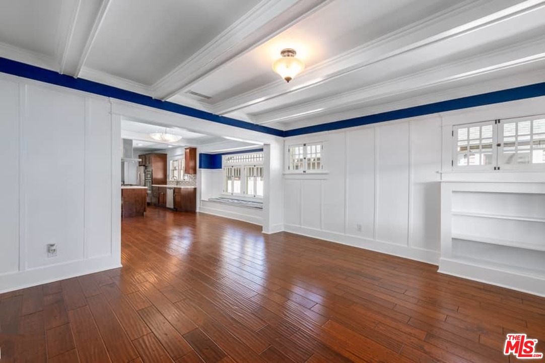 2371 West 30th Street Los Angeles, CA 90018 - Photo 6 of 26