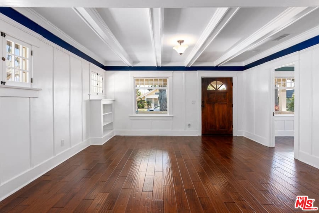 2371 West 30th Street Los Angeles, CA 90018 - Photo 8 of 26