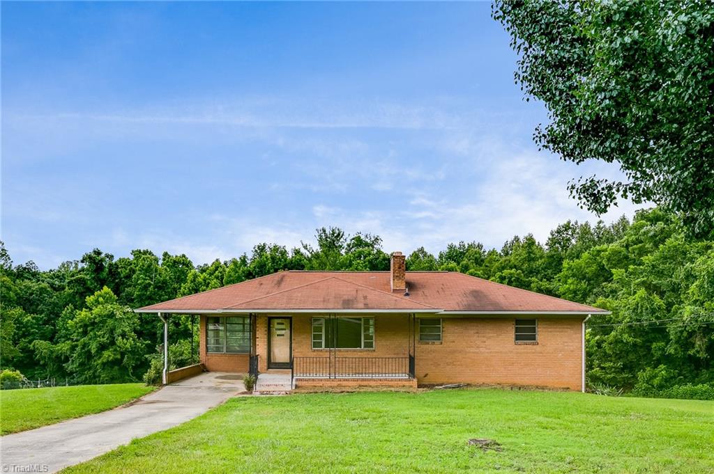 2015 Hickswood Road High Point, NC 27265 - Photo 1 of 24