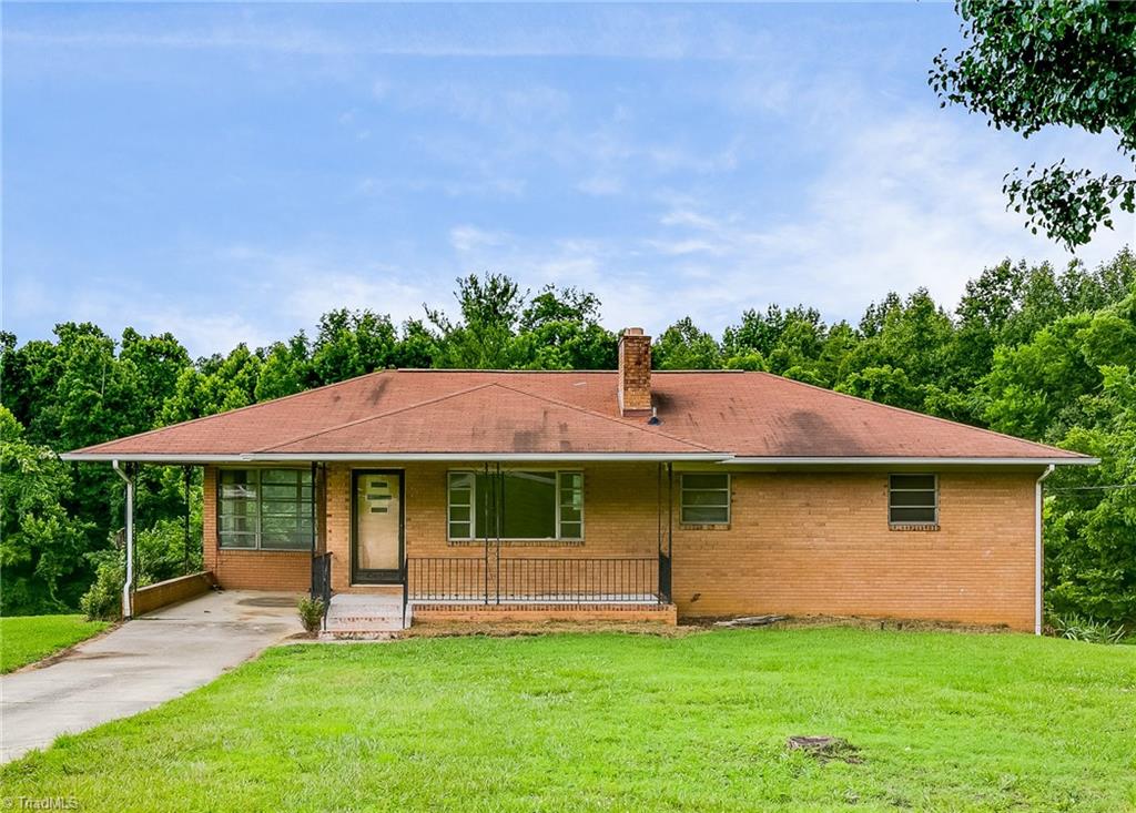 2015 Hickswood Road High Point, NC 27265 - Photo 2 of 24