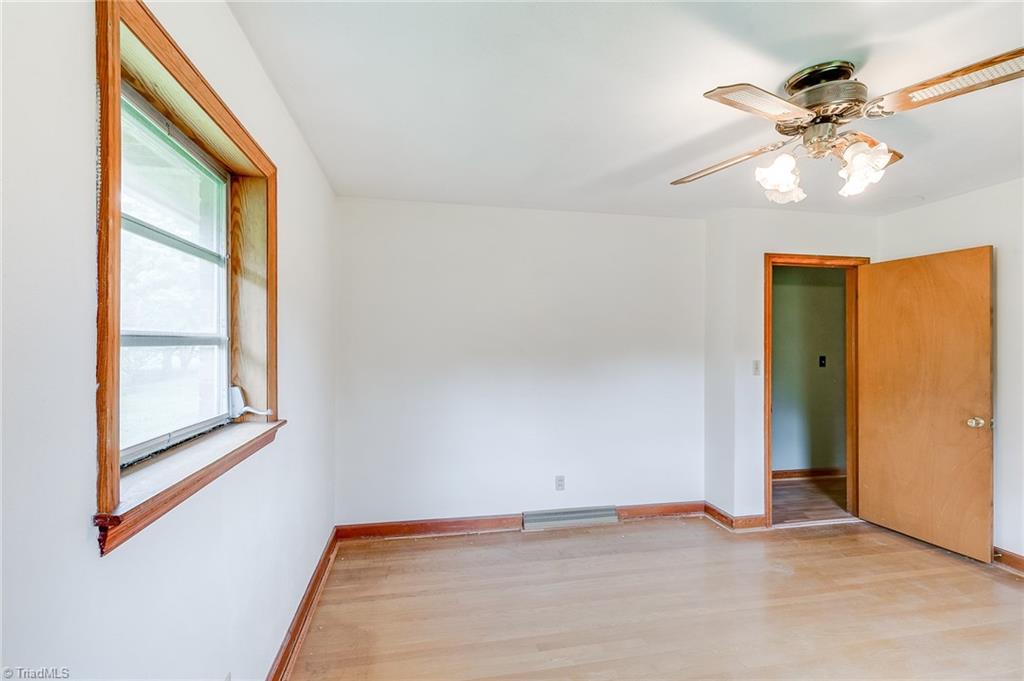 2015 Hickswood Road High Point, NC 27265 - Photo 15 of 24