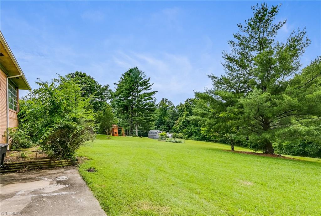 2015 Hickswood Road High Point, NC 27265 - Photo 24 of 24