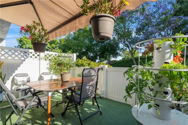 a view of an outdoor space
