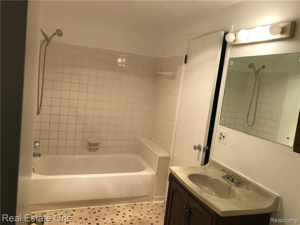 8401 18 18 Mile Road, Unit 3 Sterling Heights, MI 48313 - Photo 14 of 16