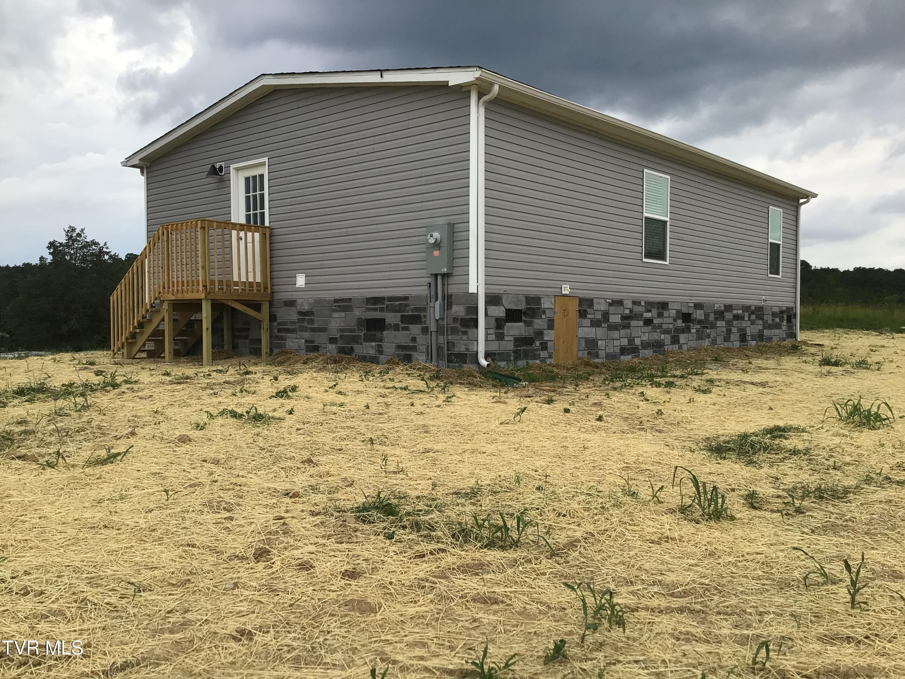 805 Dulaney Road Mosheim, TN 37818 - Photo 4 of 29 805 Dulaney Rd