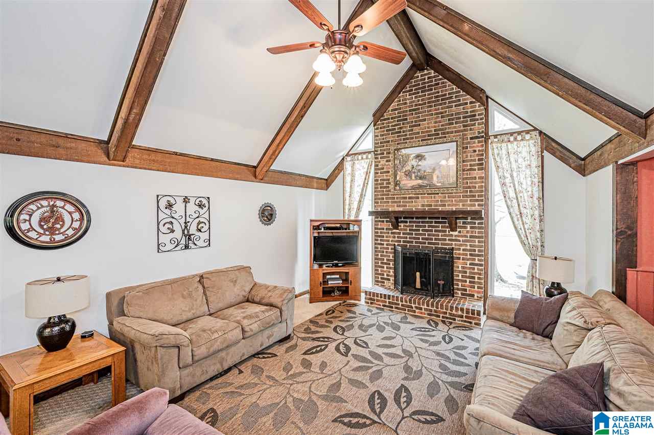 6297 Spring Hollow Road Gardendale, AL 35071 - Photo 4 of 28
