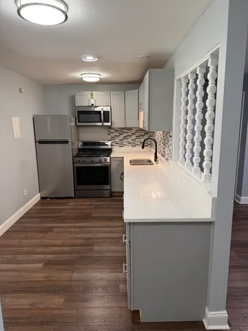 $749,999 | 5749 Circle Drive, Oak Lawn, IL 60453