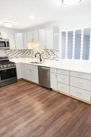 $749,999 | 5749 Circle Drive, Oak Lawn, IL 60453