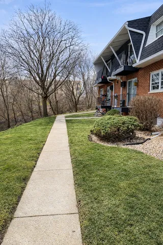 $749,999 | 5749 Circle Drive, Oak Lawn, IL 60453
