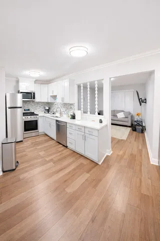 $749,999 | 5749 Circle Drive, Oak Lawn, IL 60453