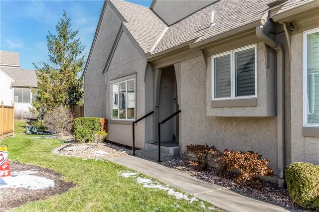 $415,000 | 6306 West 145th Street, Overland Park, KS 66223