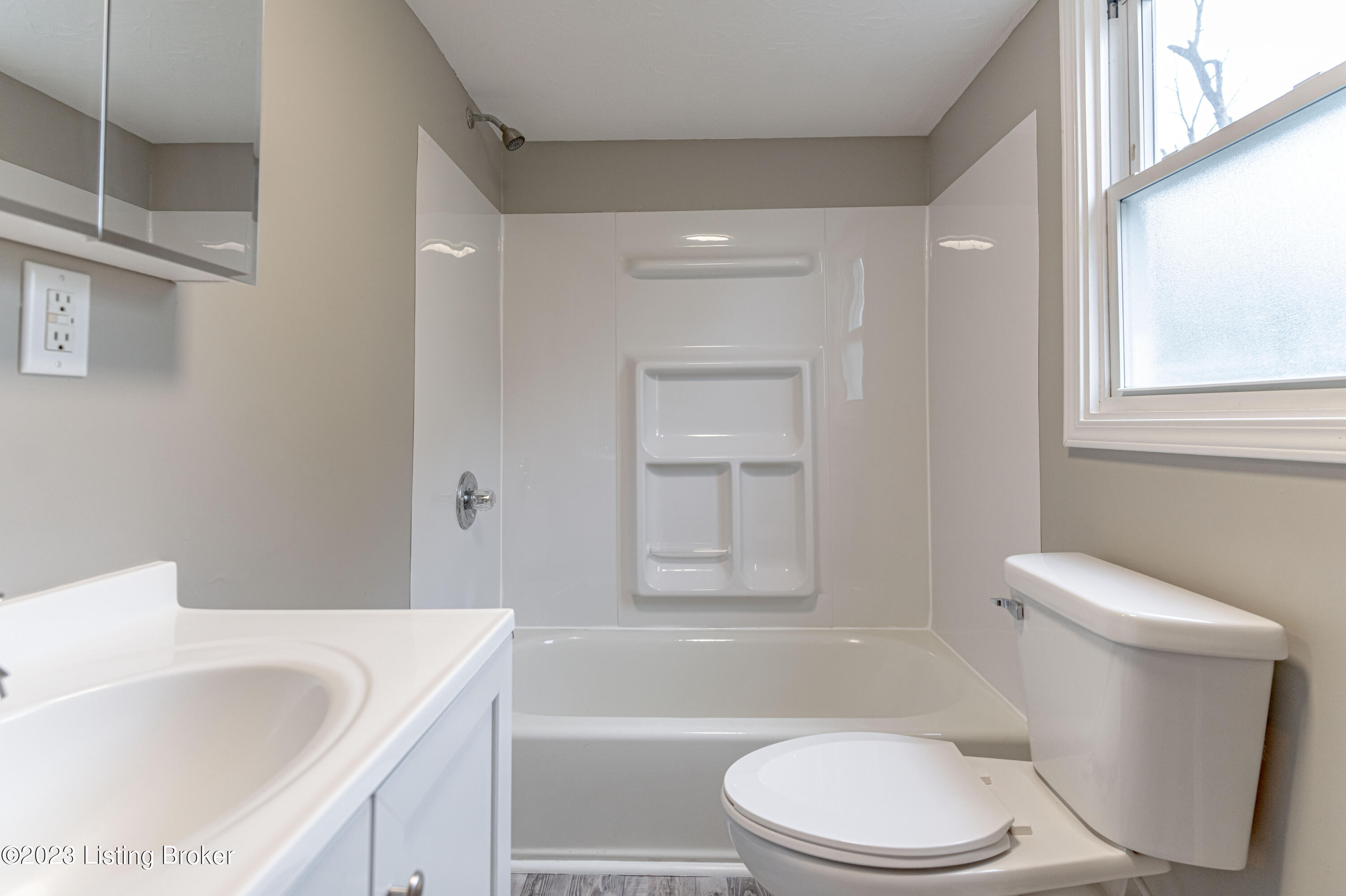6002 Pendleton Road Louisville, KY 40272 - Photo 37 of 66 DSC02184