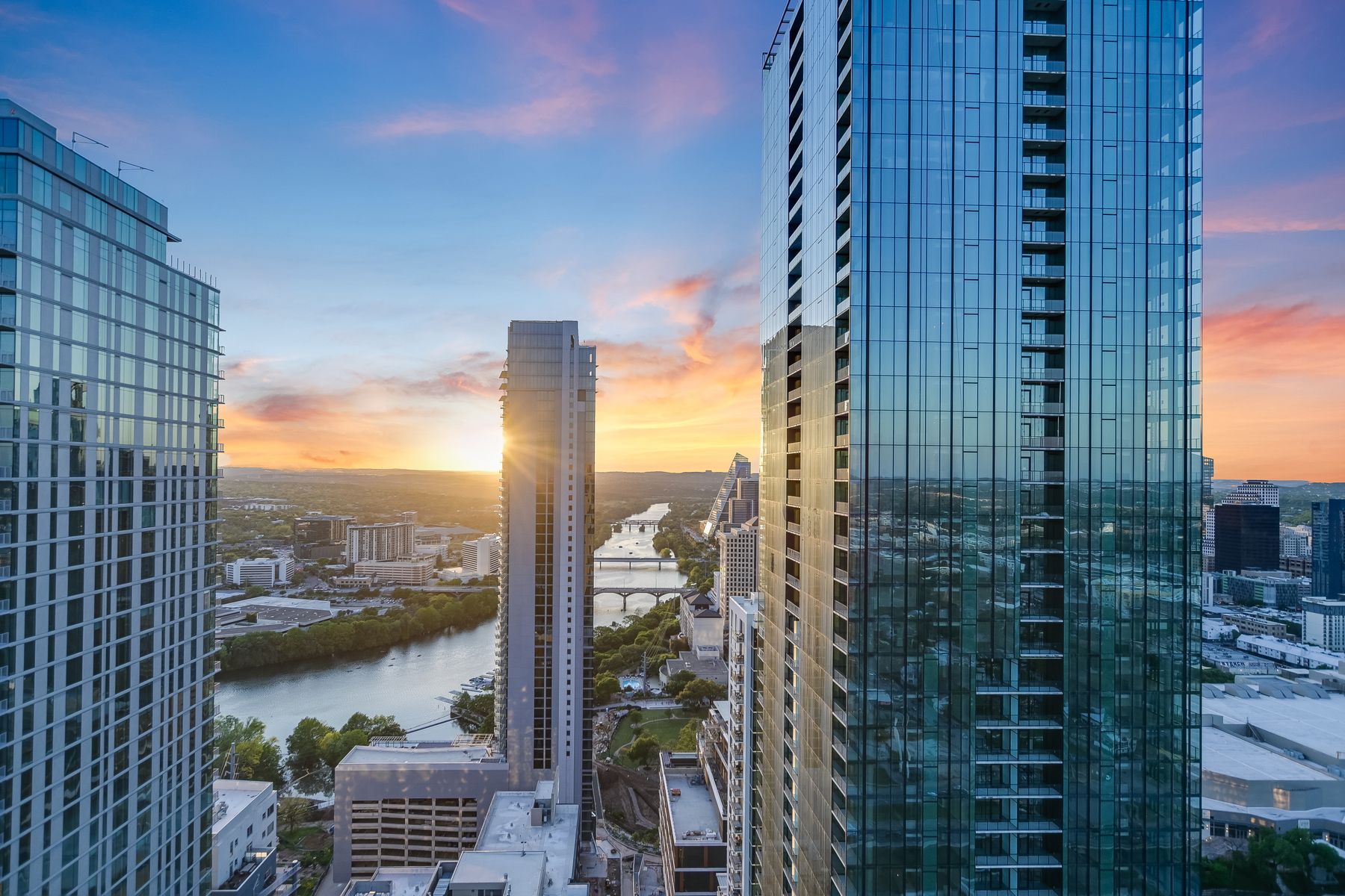 84 East Avenue, Unit 3909 Austin, TX 78701 - Photo 21 of 26 City view featuring a large body of water
