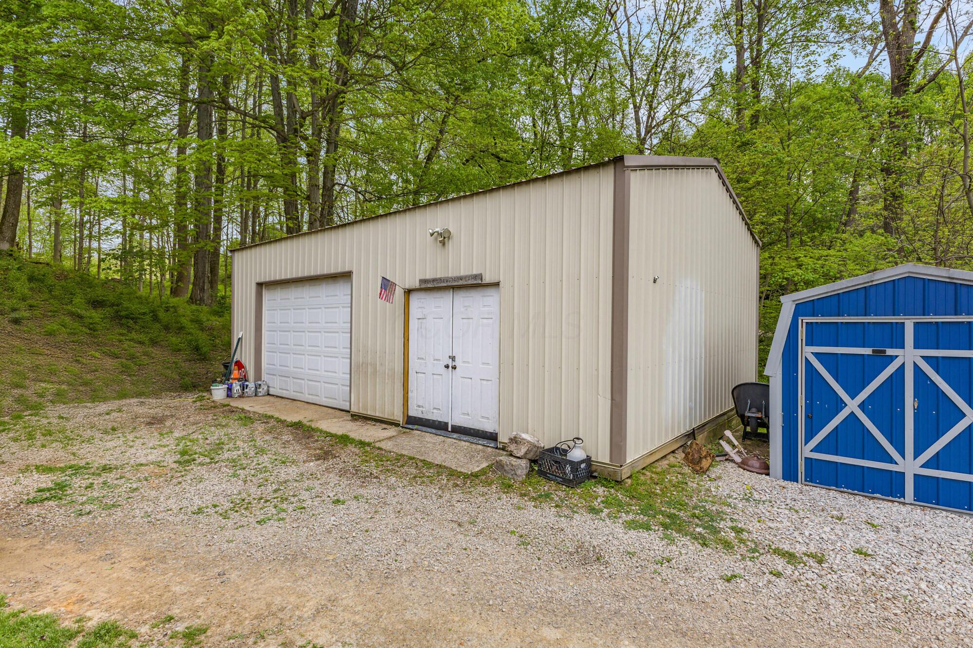 10541 Clearport Road Southwest Amanda, OH 43102 - Photo 30 of 39 Garage
