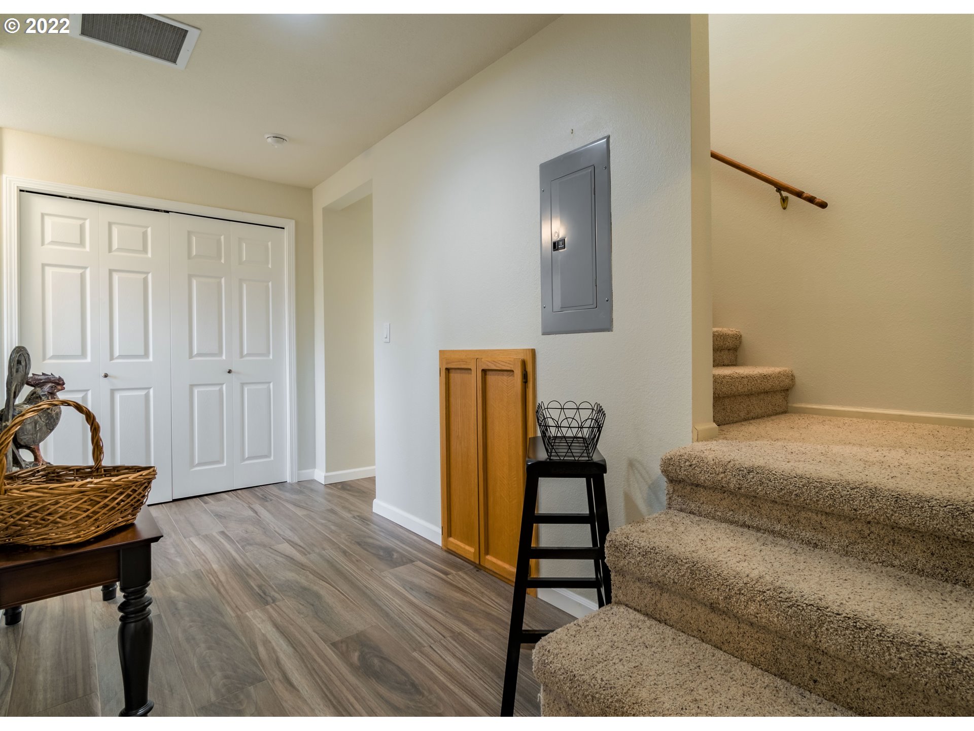 3705 Garden Avenue Springfield, OR 97478 - Photo 21 of 32 Staircase