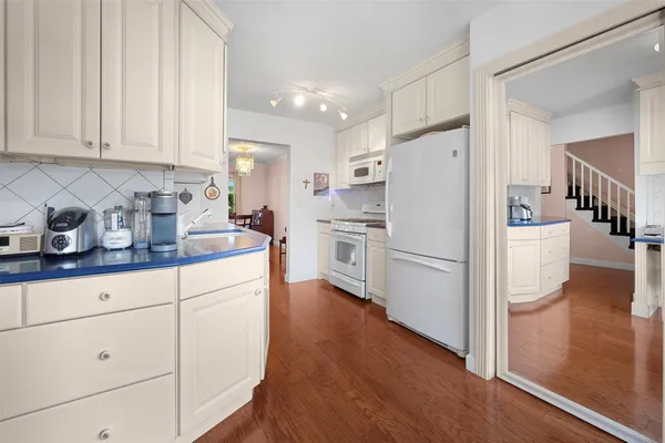 $635,000 | 100 Baker Court, Unit 36, Island Park, NY 11558