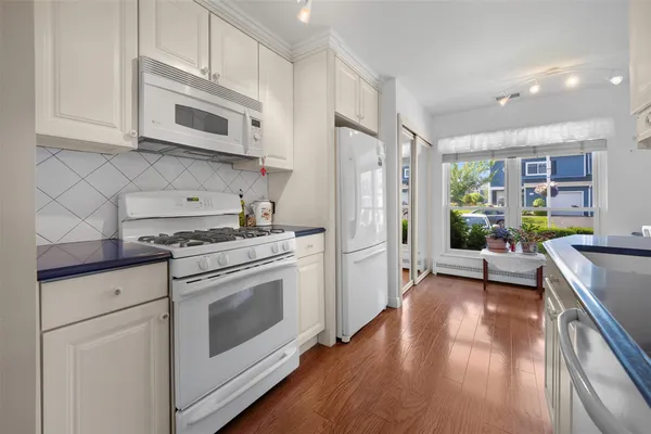 $635,000 | 100 Baker Court, Unit 36, Island Park, NY 11558