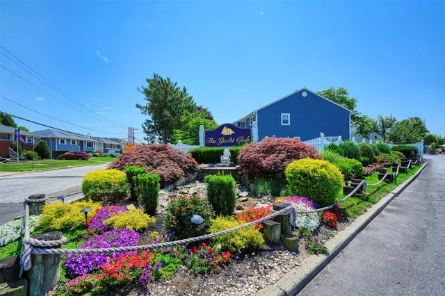 $635,000 | 100 Baker Court, Unit 36, Island Park, NY 11558