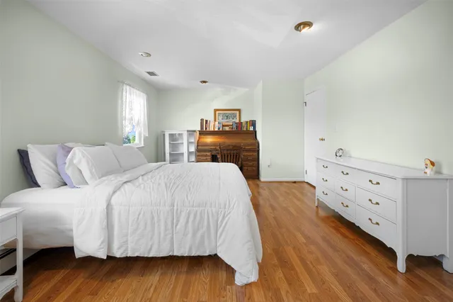 $635,000 | 100 Baker Court, Unit 36, Island Park, NY 11558