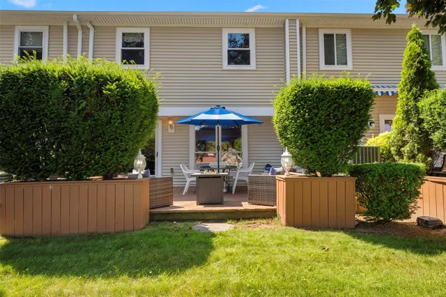 $635,000 | 100 Baker Court, Unit 36, Island Park, NY 11558