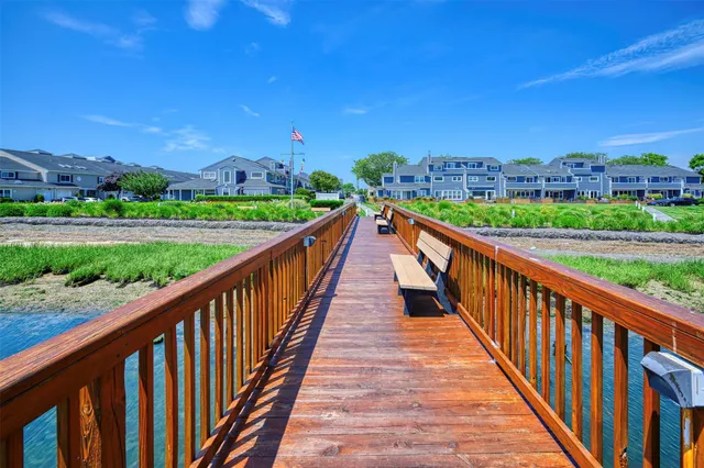 $635,000 | 100 Baker Court, Unit 36, Island Park, NY 11558