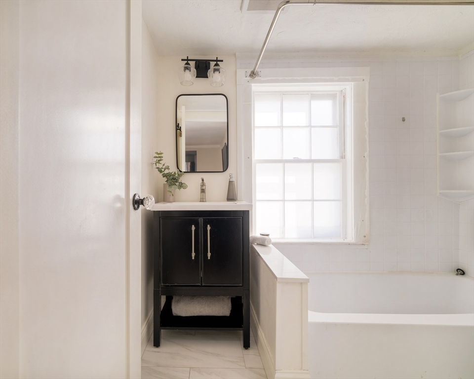 38 Great Road, Unit 4 Bedford, MA 01730 - Photo 24 of 36