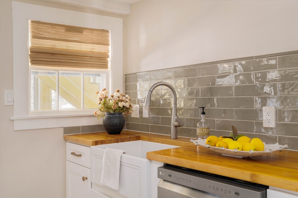 38 Great Road, Unit 4 Bedford, MA 01730 - Photo 7 of 36