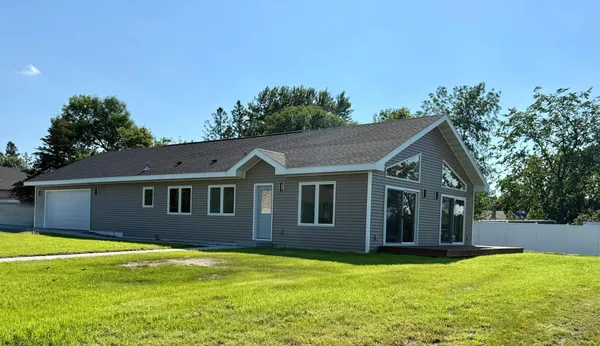 $299,900 | 726 Dandrew Lane, Detroit Lakes, MN 56501