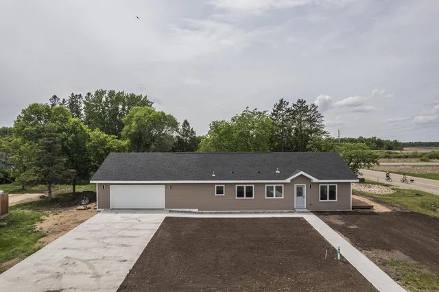 $309,900 | 726 Dandrew Lane, Detroit Lakes, MN 56501