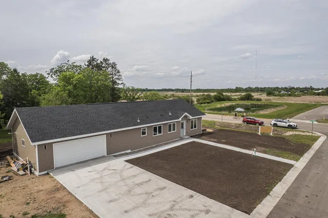 $309,900 | 726 Dandrew Lane, Detroit Lakes, MN 56501