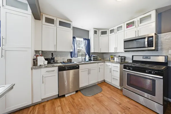 $237,500 | 1773 East 158th Street, South Holland, IL 60473