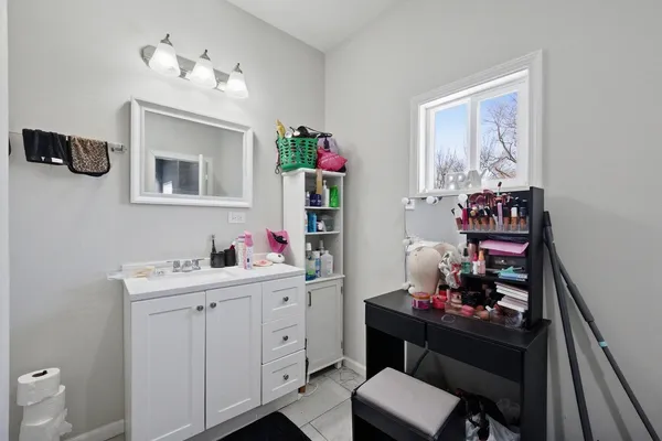 $237,500 | 1773 East 158th Street, South Holland, IL 60473