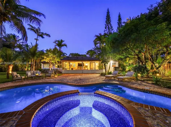 $1,227,000 | 5644 Southwest 69th Avenue, Miami, FL 33143
