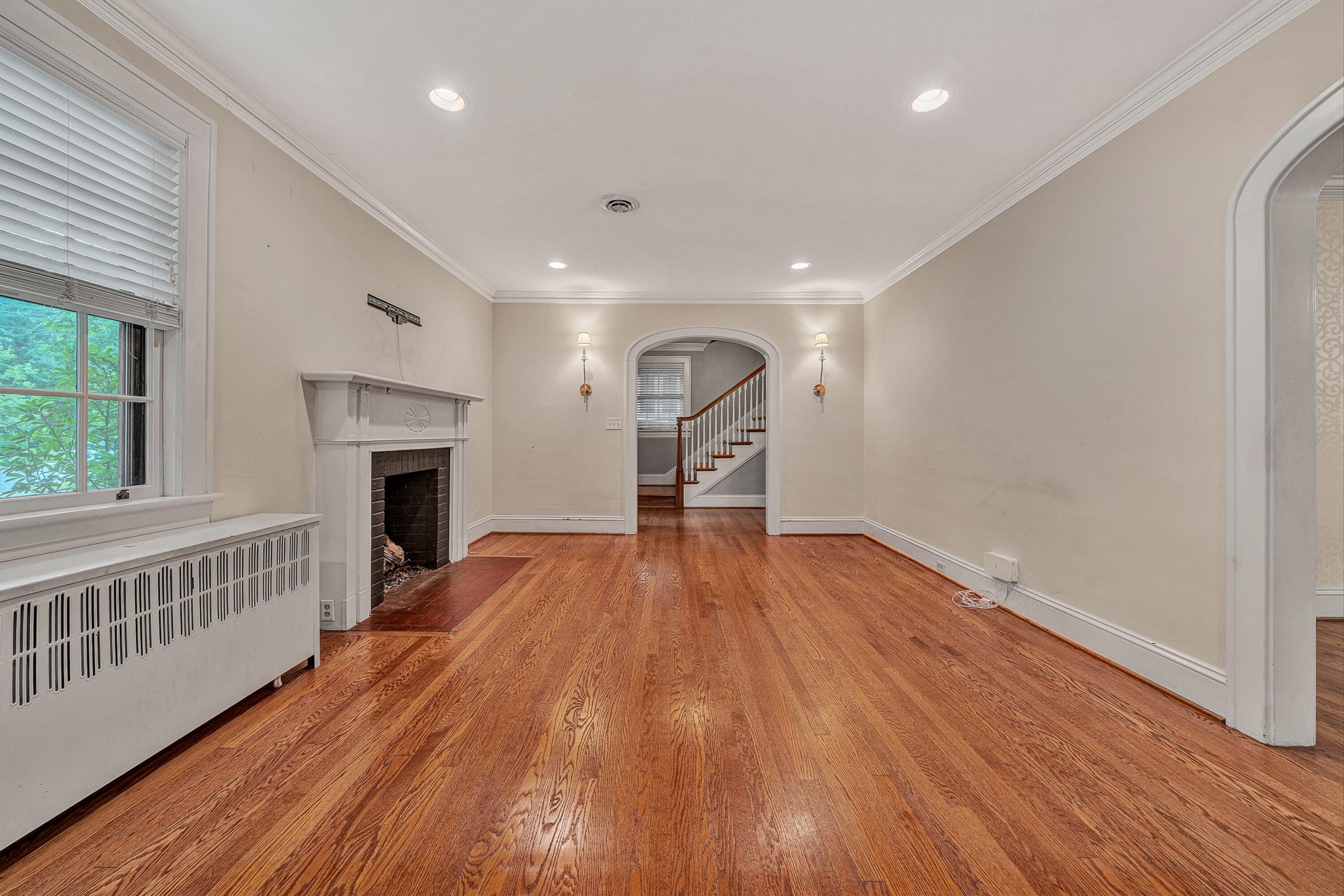 3207 White Oak Road Southwest Roanoke, VA 24014 - Photo 26 of 86 Living Room