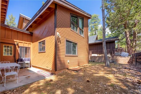 $560,000 | 39945 Trail Of The Whispering Pines, Big Bear Lake, CA 92315
