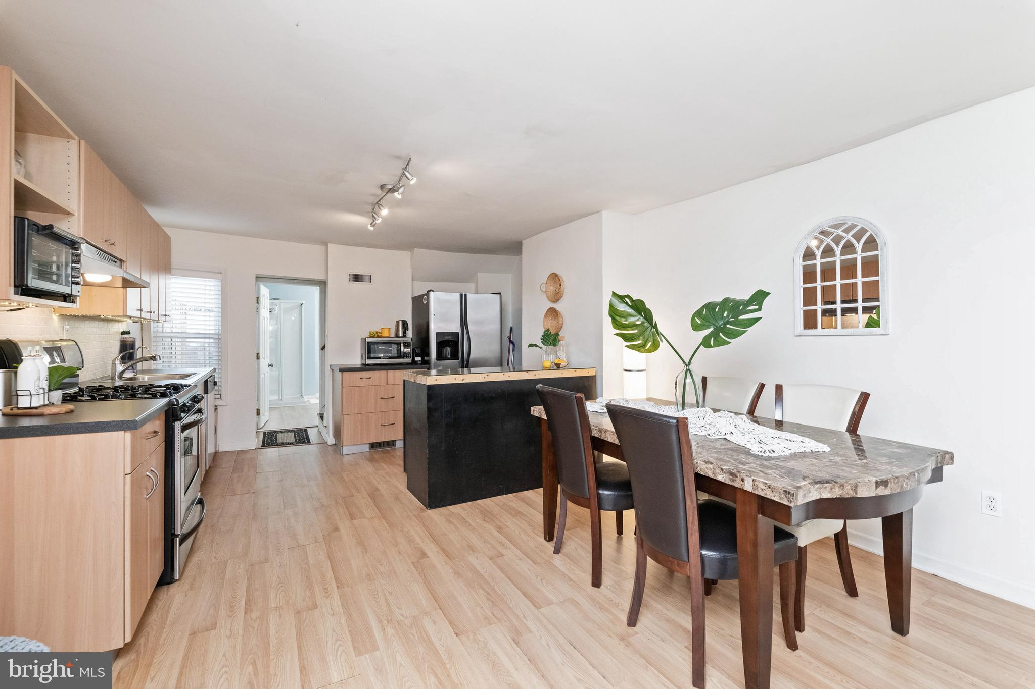 3534 Roland Avenue Baltimore, MD 21211 - Photo 8 of 35 Gallery Image 8