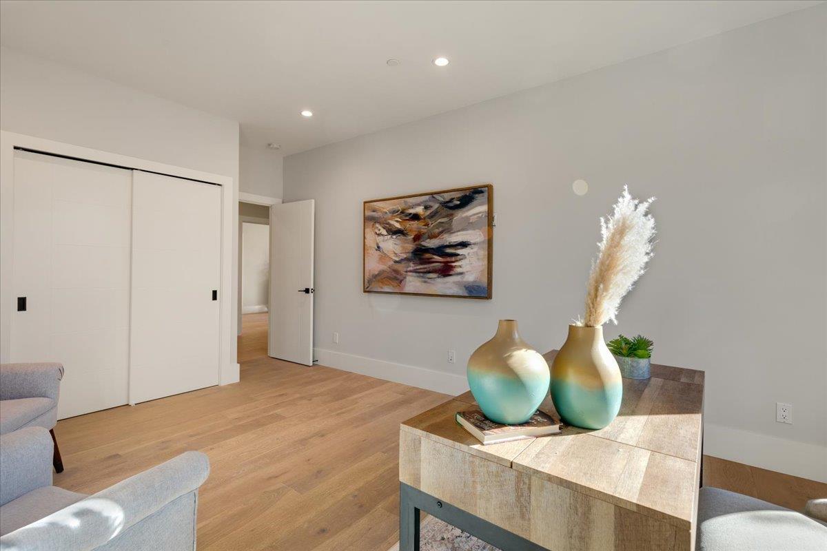 1472 South Wolfe Road Sunnyvale, CA 94087 - Photo 28 of 47 a living room with furniture