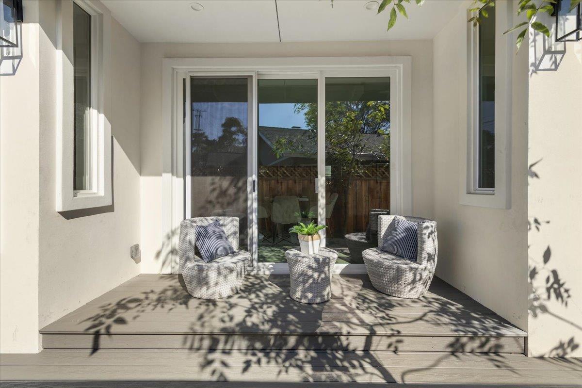 1472 South Wolfe Road Sunnyvale, CA 94087 - Photo 41 of 47 a living room with furniture